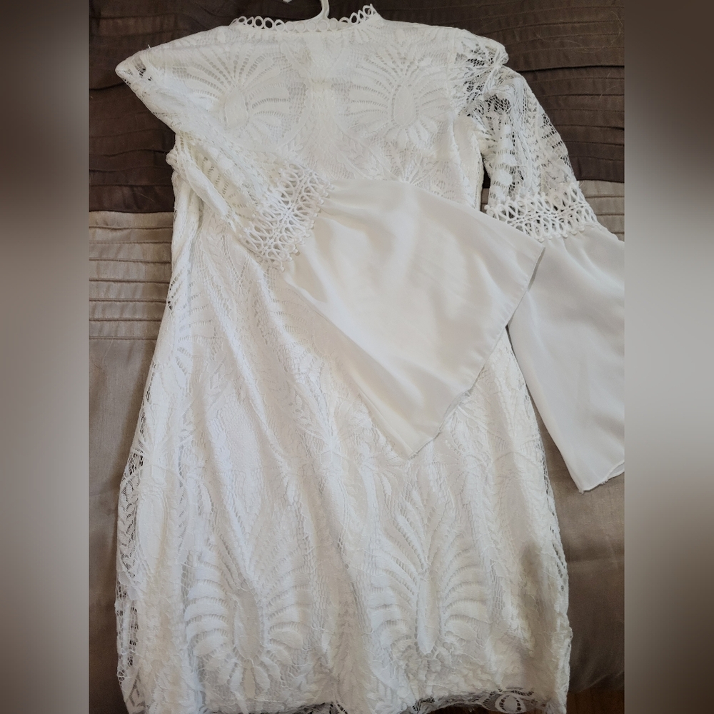 Womens White Long Sleeved Flowy Dress